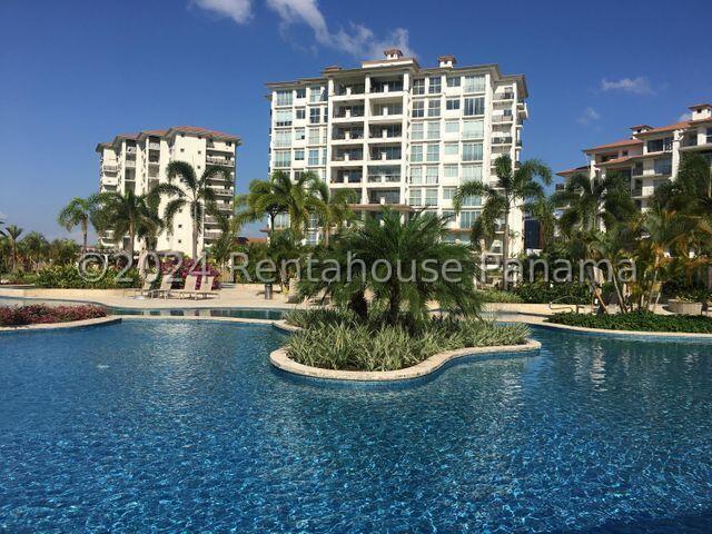 Luxury Ground Floor Apartment for Rent in The Reserve, Santa María